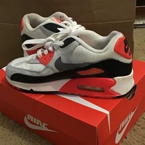 Nike AirMax 1s Sz4Y